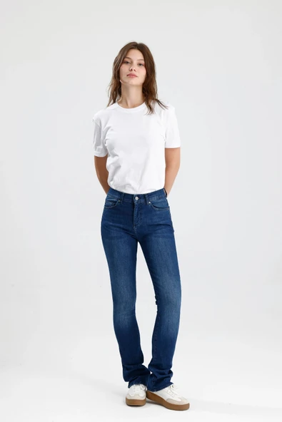 Yeni Sezon Orta Koyulukta Indigo Denim Monica24 Yumuşak Doğal His Veren Kadın Jean Pantolon ürün görseli 1