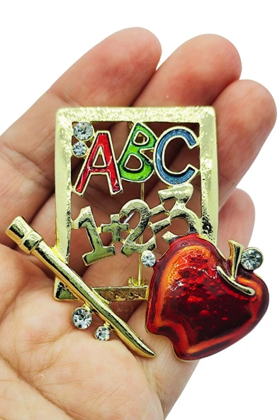 Öğretmen Temalı ABC 123 Kırmızı Elma Taşlı Broş – Renkli Eğitim Sembollü Brooch ürün görseli 1