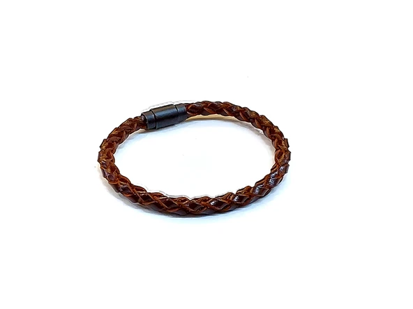 Shadow Weave – Kahverengi İnce Örgü Hakiki Deri Erkek Bileklik ürün görseli 1
