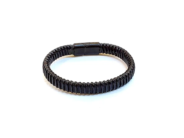 Obsidian Coil – Siyah Spiral Dokulu Hakiki Deri Erkek Bileklik-1445 ürün görseli 1