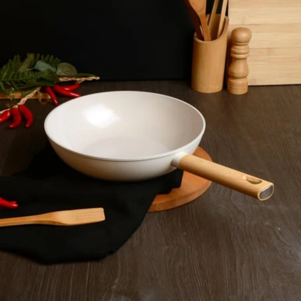 BELARIVA 28 CM BEYAZ AHSAP SAPLI WOK TAVA ürün görseli 1