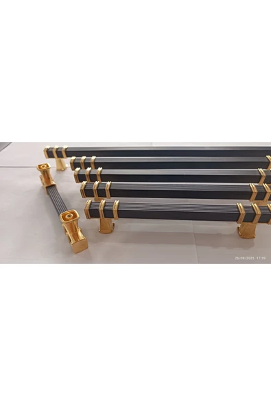 YÖRÜK 128 MM SİYAH-ALTIN Lüks Modern Çekmece Dolap Vestiyer Mobilya Kulpları ürün görseli 1