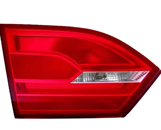 Vw Jetta 2011-2014 Stop Lambası İç Sağ 5C6945094 ürün görseli 1