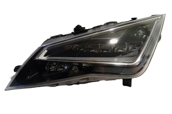 Seat Leon 2013-2017 Ön Far Ledli Sol 5F1941007A ürün görseli 1
