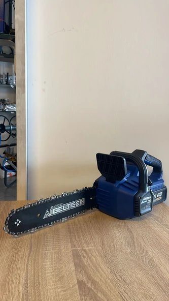 İBELTECH BSDJ-12 21 VOLT AKÜLÜ TESTERE, 22 DİŞ, DİJİTAL ŞARJ GÖSTERGELİ, OTOMATİK YAĞLAMALI ürün görseli 1