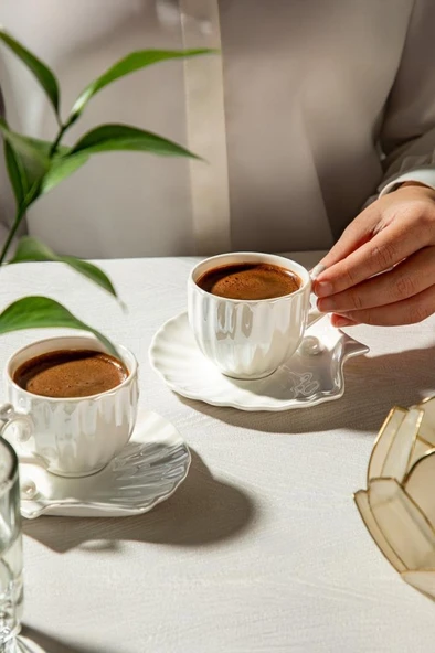 Nehir Perla 6 Kişilik 12 Parça Porselen Kahve Fincan Takımı ürün görseli 1