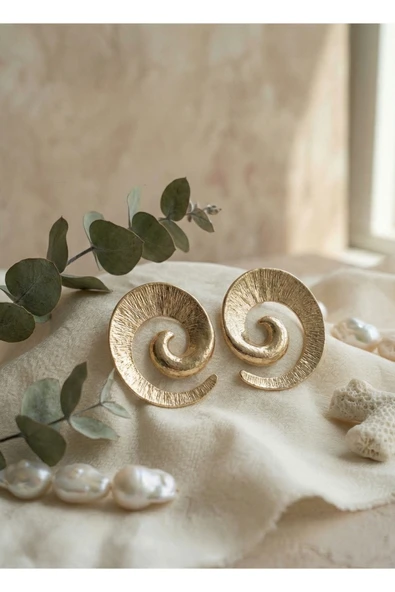 Gold Çizgili Spiral Küpe - Resim 3