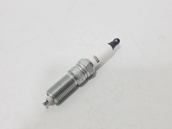 Champion 7032 Double Platinum Buji 1 Adet - Resim 4