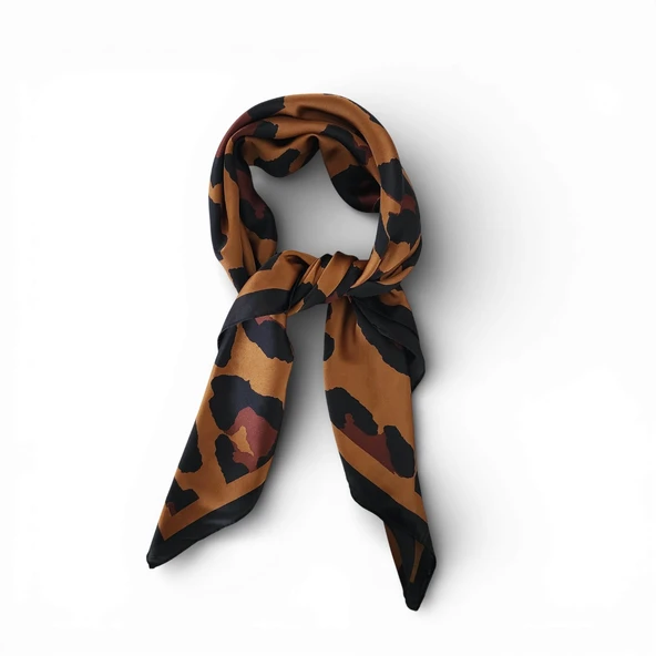 Leopar Sessizliği Saten Fular 70x70 cm ürün görseli 1