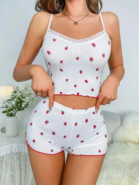 Arias Closet Beyaz Üstüne Çilek Desenli Askılı Şortlu Pijama Takımı ürün görseli 1
