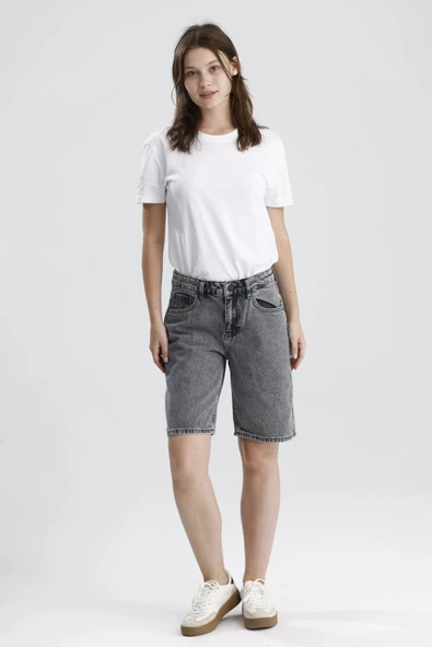 #BermudaŞort %100 Pamuk Açık Gri Denim Boyfriend Fit Formu Maggie65 Rahat Kadın Bermuda Şort ürün görseli 1