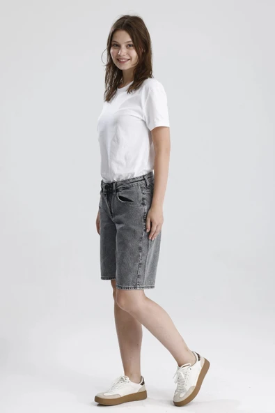 #BermudaŞort %100 Pamuk Açık Gri Denim Boyfriend Fit Formu Maggie65 Rahat Kadın Bermuda Şort ürün görseli 1
