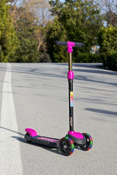 Scooter Yeni Swing 3tekerli Led Işıklı 40Kğ Kapasiteli 3+Yaş Uygun ürün görseli 1