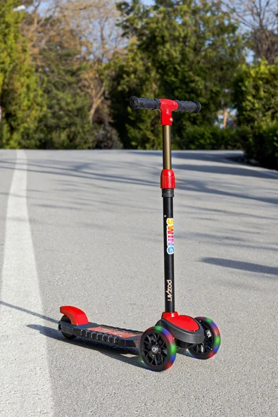 Scooter Yeni Swing 3tekerli Led Işıklı 40kğ Kapasiteli 3 Yaş Uygun ürün görseli 1