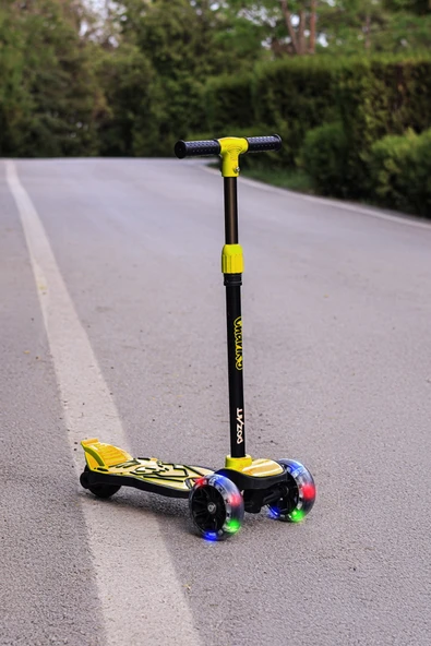 Scooter Chanky Kalın ve Led Işıklı 3teker Güçlü Fren 100kğ Kapasite 3kademe Ayarlanabilir Direksiyon ürün görseli 1
