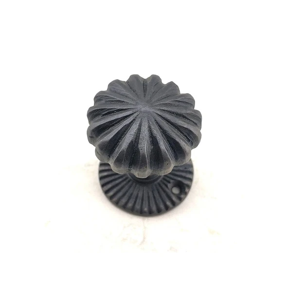 Antika Tarz Dekoratif Pirinç Açarlı Kapı Babası - 50mm, Oksit ürün görseli 1