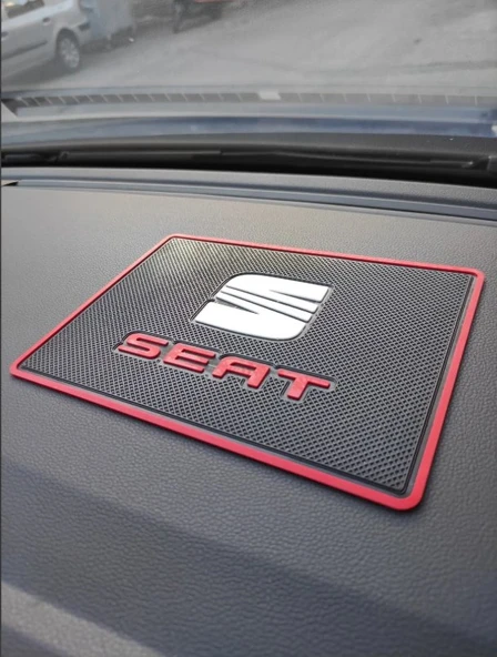 SEAT Logolu Kaymaz Torpido Üstü Ped 20x13.5 cm ürün görseli 1