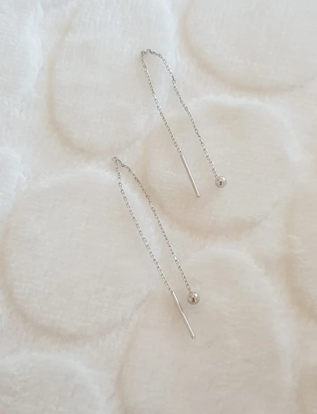 Top Sallantılı Zincir Gümüş Küpe ürün görseli 1