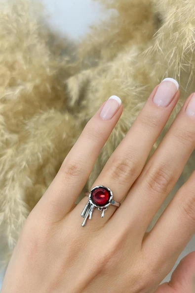 Ağlayan Kırmızı Mineli Damla Yüzük – Duygusal Zarafetin ve Tutkunun Simgesi ürün görseli 1