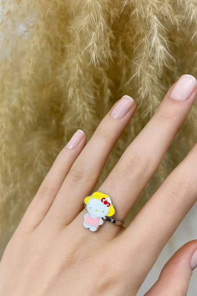 Renkli Hello Kitty Figürlü Yüzük – Neşenin, Sevginin ve Tatlı Zarafetin Simgesi ürün görseli 1