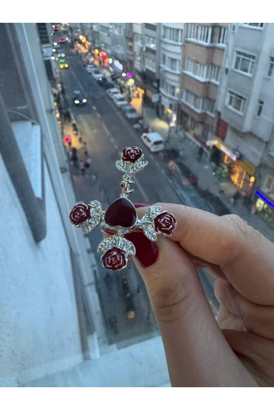 Gotik Kırmızı Gül Detaylı Haç Şeklinde Kalp Ayarlanabilir Gothic Kadın Yüzük ürün görseli 1
