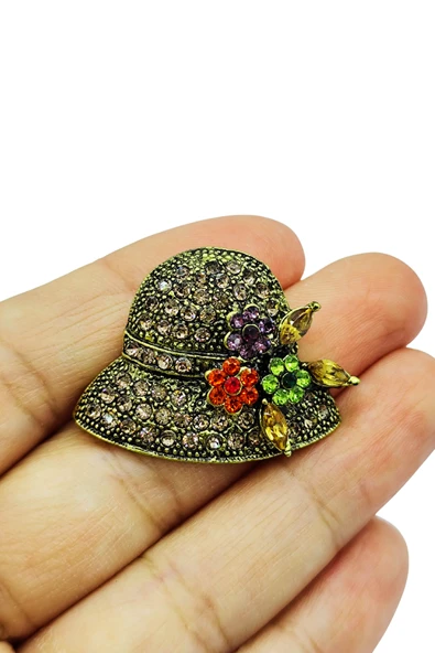 Taşlı Şapka Figürlü Vintage Broş – Kristal Detaylı Şık Yaka ve Çanta Aksesuarı ürün görseli 1
