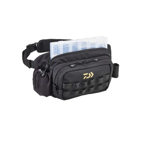 Daiwa Balıkçı Çantası Black/Gold Kutulu 40*13*20 cm ürün görseli 1