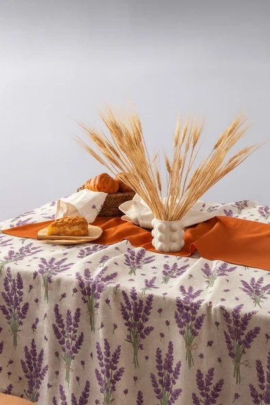 Sheri Home Ham Kumaş Lavanta Desenli Masa Örtüsü – %100 Pamuk ürün görseli 1