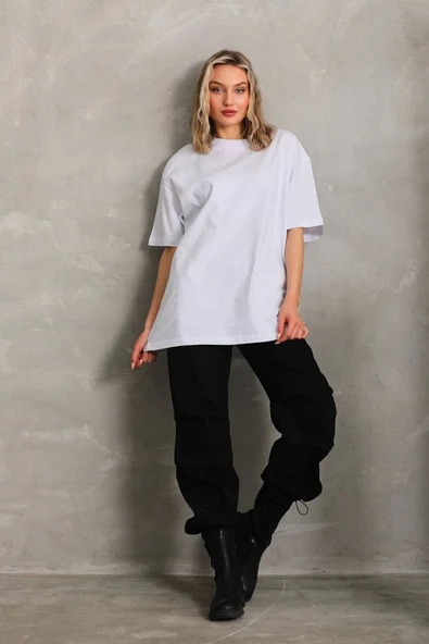 kadın Bisiklet Yaka Düz Oversize T-Shirt - Beyaz ürün görseli 1