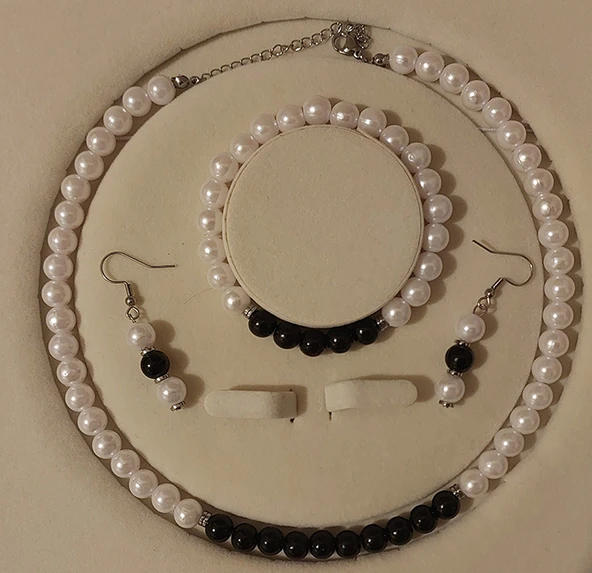 Siyah&Beyaz İnci Set, A Kalite Boncuk İnci Paslanmaz Çelik Kolye, Bileklik ve Küpe Takımı ürün görseli 1