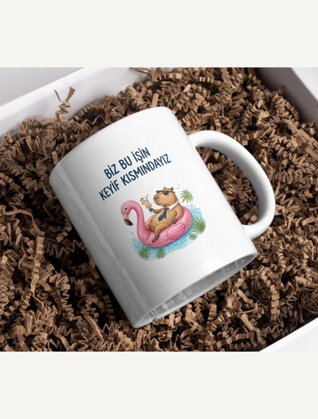 "Biz Bu İşin Keyif Kısmındayız" Esprili Capybara Tasarım Kupa Bardak ürün görseli 1