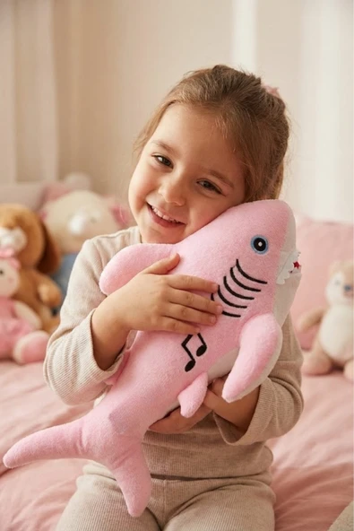 Müzikli Baby Shark Peluş Oyuncak 20 cm - Şarkı Söyleyen Yumuşak Uyku Arkadaşı ürün görseli 1