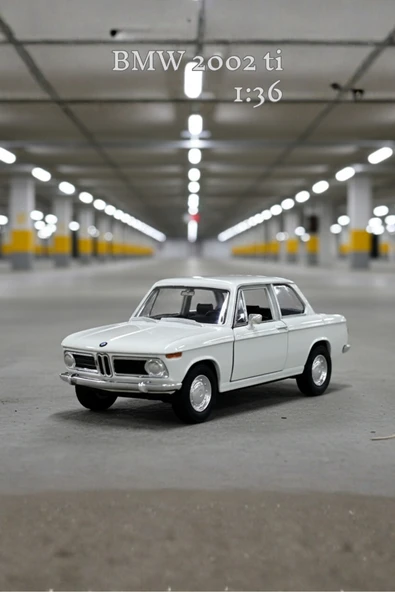 Beyaz 1:36 Ölçek Die Cast Kapıları Açılır Lisanslı BMW 2002 Ti Oyuncak Metal Model Araba ürün görseli 1