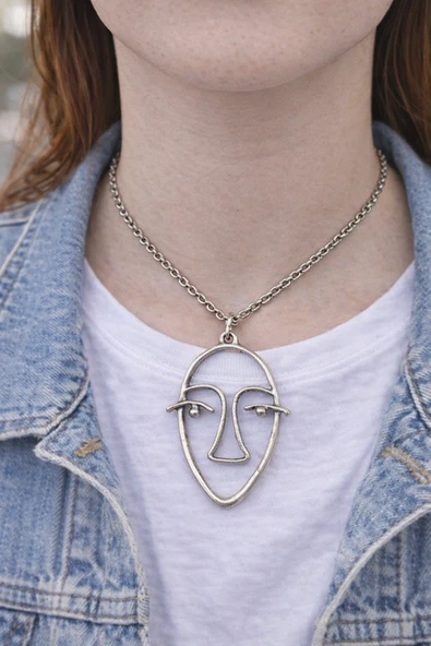 Minimal Soyut Yüz Figürlü Gümüş Renk Unisex Günlük Kolye ürün görseli 1