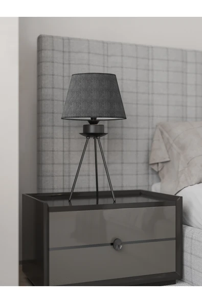 avizade Luxora Avizade Eskitme Tripod Ayaklı Siyah Şapkalı Modern Masa Abajuru ürün görseli 1
