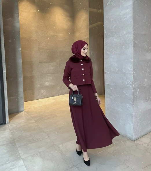 Kadın Yaka Kürk Detaylı Skuba Etekli Takım ürün görseli 1