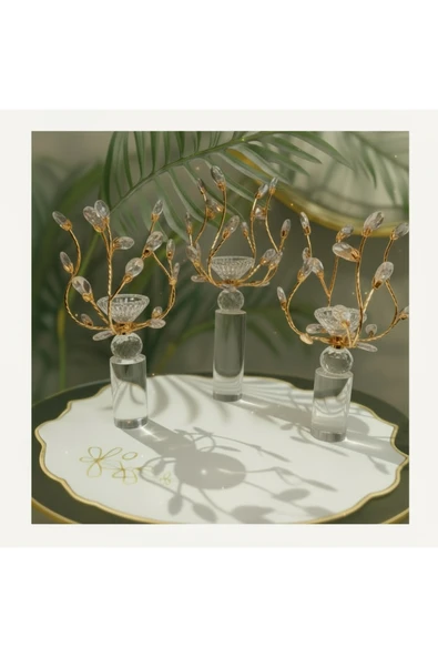 Elta Collection Kristal Taşlı Gold Şamdan 3’lü Set – Lüks Dekoratif Konsol ve Masa Aksesuarı ürün görseli 1