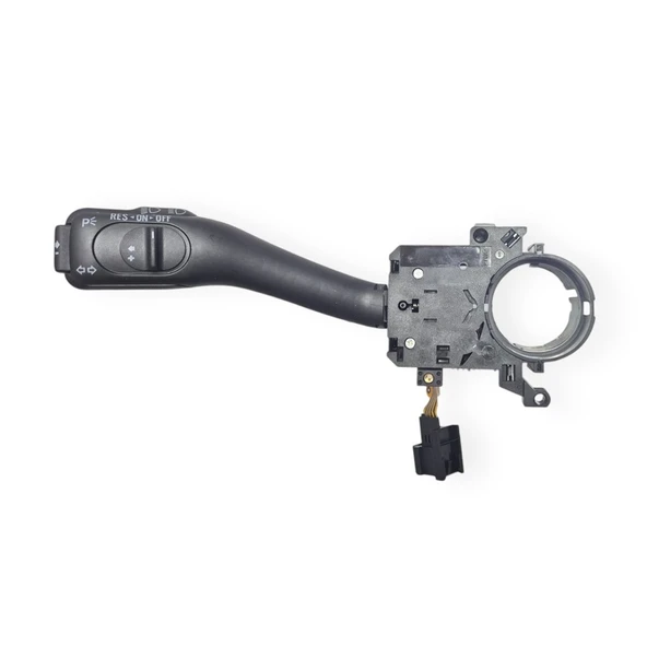 Audi A6 1998-2001 Sinyal Far Kolu Hız Sabitlemeli 8L0953513J ürün görseli 1
