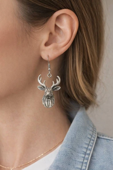 Forest Stag – Geyik Figürlü Eskitme Gümüş Renk Sallantılı Unisex Küpe ürün görseli 1