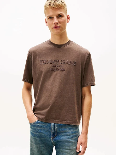Tommy Hilfiger   TJM 90S NEW CLASSICS SS TEE Erkek Kahverengi T-Shirt - DM0DM22330 ürün görseli 1