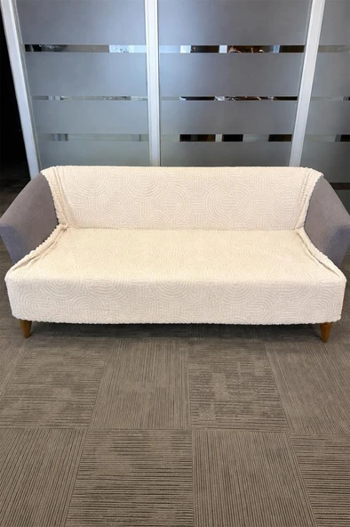 Geometrik Tavşan Tüyü Kaymaz Tabanlı Koltuk Örtüsü 170x215 Cm Açık Bej ürün görseli 1