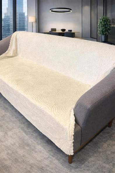 Geometrik Tavşan Tüyü Kaymaz Tabanlı Koltuk Örtüsü 170x215 Cm Krem ürün görseli 1