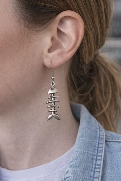 Bone Tide – Balık İskeleti Figürlü Gümüş Renk Unisex Sallantılı Küpe ürün görseli 1