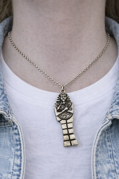 Phara Form Charm – Antik Figürlü Gümüş Renk Unisex Kolye (60 cm) ürün görseli 1