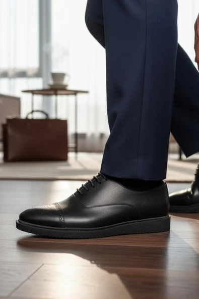 Enoch Erkek Siyah Hakiki Deri Klasik Ayakkabı Brogue İşlemeli Cap Toe Burunlu Ve Hafif Comfort Tabanlı Bağcıklı Model ürün görseli 1