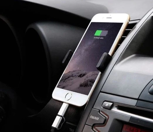 Araba Klimasına Takılan Telefon Tutucu Kıskaç P119602S5206 ürün görseli 1