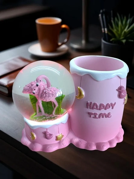 Flamingo figürlü 15cmx10cm ebat pilli ışıklı dekoratif kar küre kalemlik ürün görseli 1