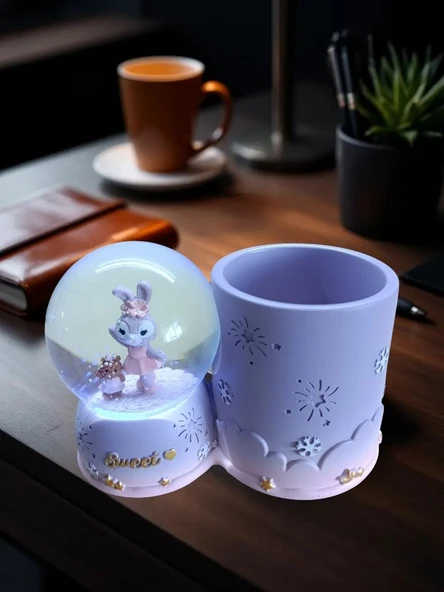 Tavşan figürlü 15cmx10cm ebat pilli ışıklı dekoratif kar küre kalemlik ürün görseli 1