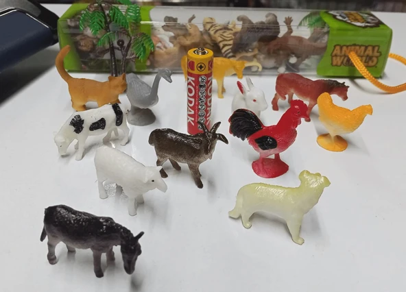 Plastik Evcil Hayvanlar ve Çiftlik Hayvanları Oyuncak Mini Tavuk At Kedi Koyun Tavşan 13 Parça ürün görseli 1
