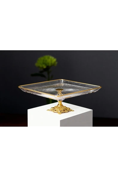ÇNR Home Collection paşabahçe kristal metal ayaklı yaldızlı kare pastalık sunumluk ürün görseli 1